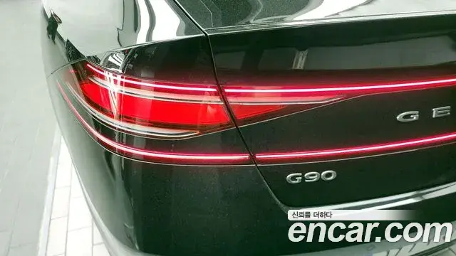 Genesis G90 2022 — ფოტო 22/40