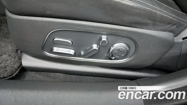 Genesis G90 2022 — ფოტო 19/40