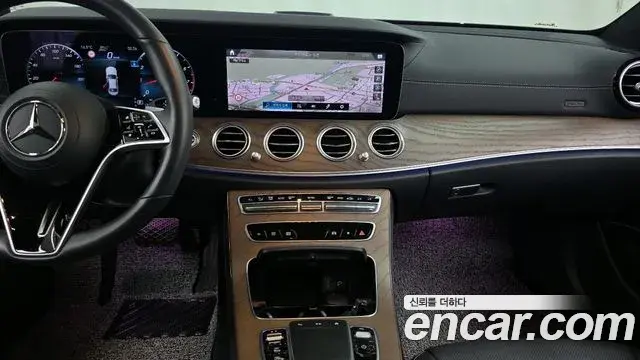 Mercedes-Benz E-Class 2021 — Фото 14/20