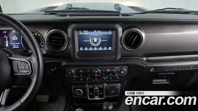 Jeep Wrangler 2018 — ფოტო 17/20