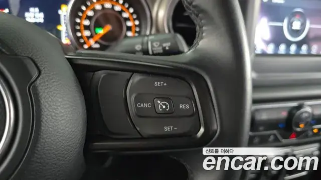 Jeep Wrangler 2018 — ფოტო 4/20