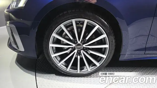 Audi A5 2023 — Şəkil 34/36
