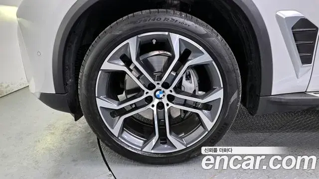 BMW X5 2025 — ფოტო 14/36