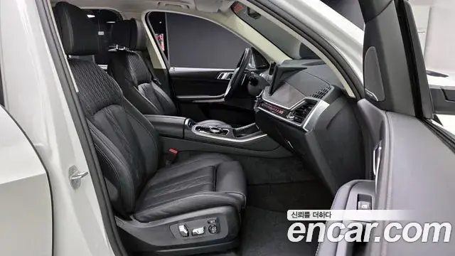 BMW X5 2025 — ფოტო 24/36