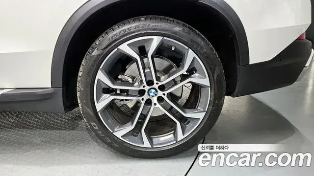 BMW X5 2025 — ფოტო 15/36
