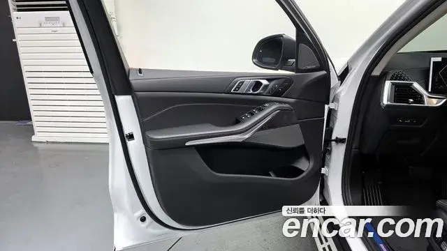 BMW X5 2025 — ფოტო 34/36
