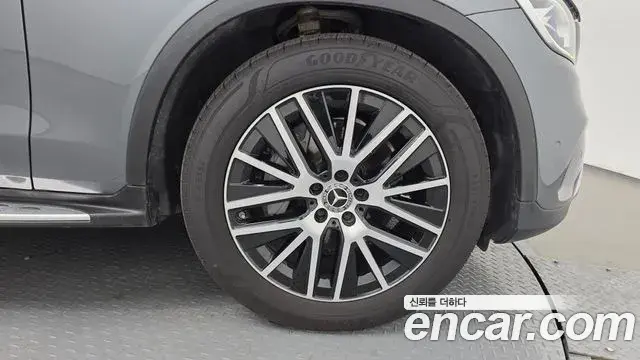 Mercedes-Benz GLC-Class 2020 — Şəkil 8/39