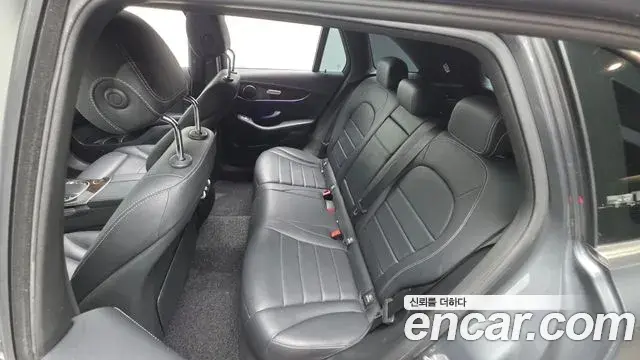 Mercedes-Benz GLC-Class 2020 — Şəkil 10/39