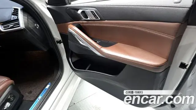 BMW X6 2022 — ფოტო 11/34
