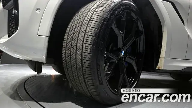BMW X6 2022 — ფოტო 27/34