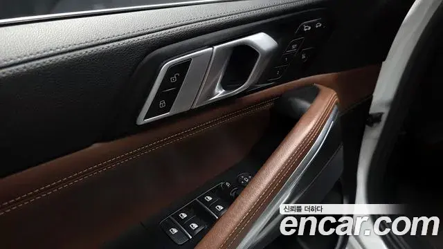 BMW X6 2022 — ფოტო 31/34