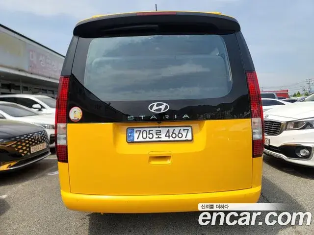 Hyundai Staria 2025 — Photo 15/20