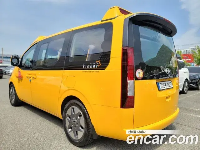 Hyundai Staria 2025 — Photo 20/20