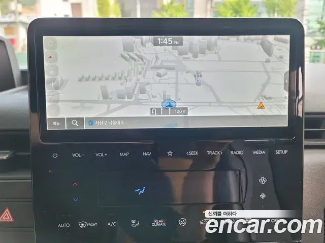 Hyundai Staria 2025 — Photo 9/20