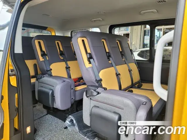Hyundai Staria 2025 — Photo 4/20