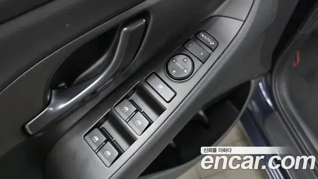 Hyundai i30 2020 — ფოტო 14/30