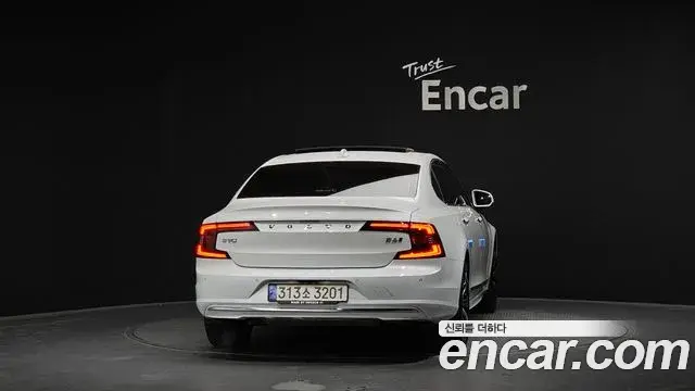 Volvo S90 2022 — Şəkil 34/40