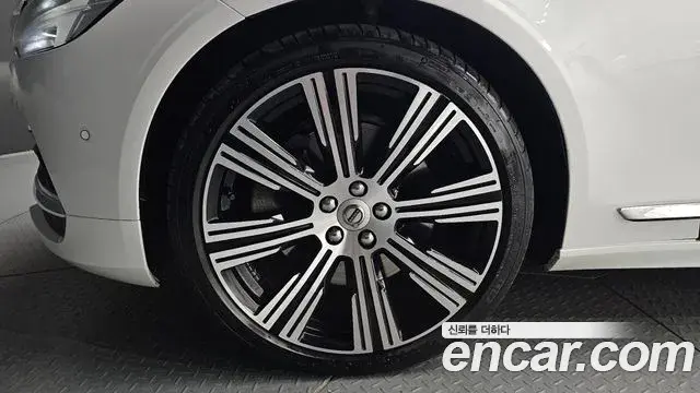 Volvo S90 2022 — Şəkil 37/40