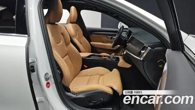 Volvo S90 2022 — Şəkil 19/40