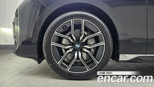 BMW 7 Series 2025 — ფოტო 7/33