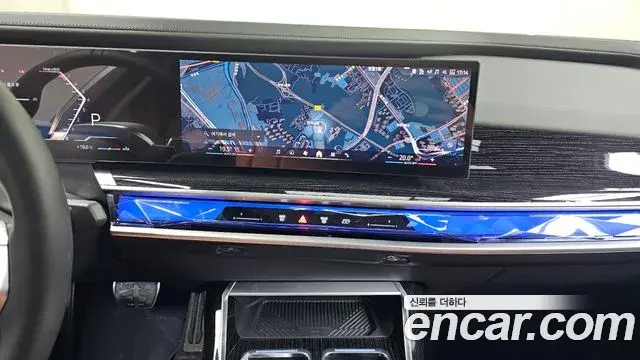 BMW 7 Series 2025 — ფოტო 18/33