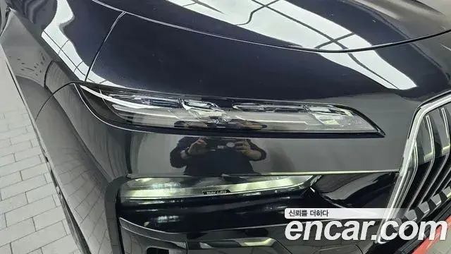 BMW 7 Series 2025 — ფოტო 8/33