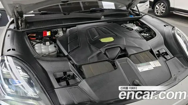 Porsche Cayenne 2022 — ფოტო 28/34