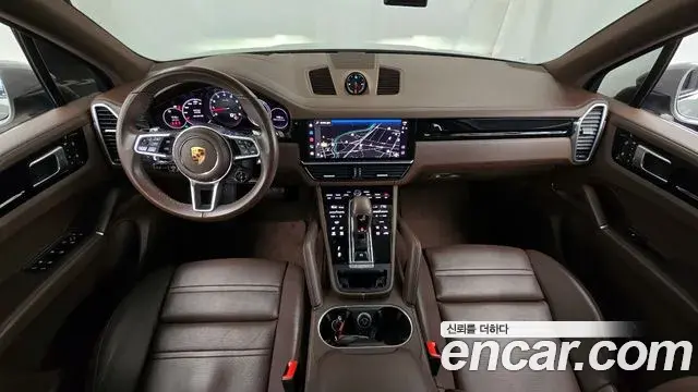 Porsche Cayenne 2022 — ფოტო 4/34