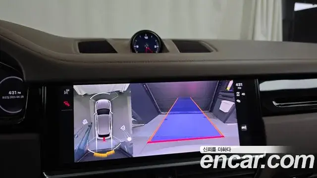 Porsche Cayenne 2022 — ფოტო 9/34