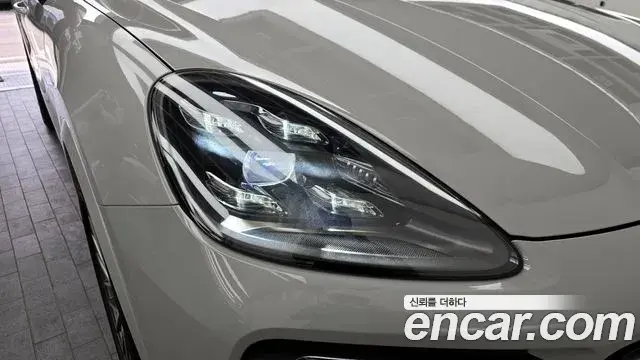 Porsche Cayenne 2022 — ფოტო 19/34