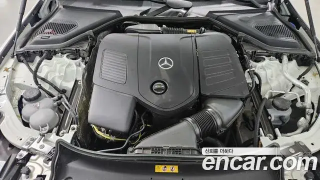 Mercedes-Benz E-Class 2025 — Photo 5/19