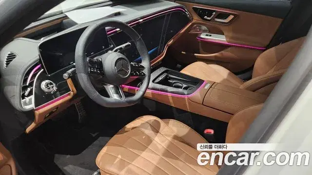 Mercedes-Benz E-Class 2025 — Photo 11/19