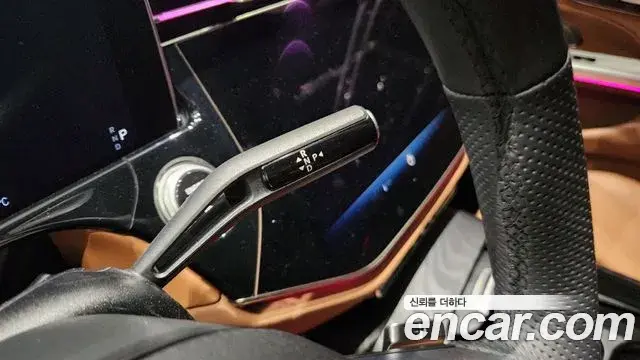 Mercedes-Benz E-Class 2025 — Photo 13/19