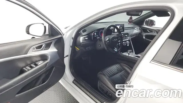 Genesis G70 2018 — ფოტო 31/36
