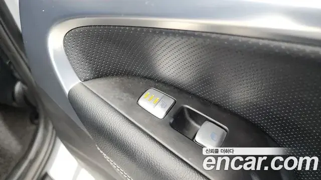 Genesis G70 2018 — ფოტო 18/36