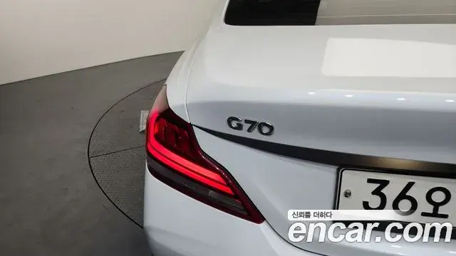 Genesis G70 2018 — ფოტო 22/36