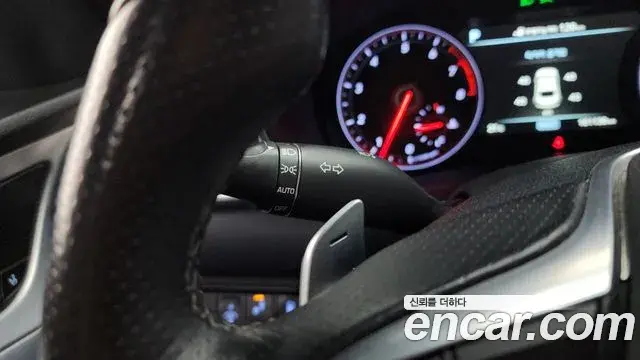 Genesis G70 2018 — ფოტო 21/36