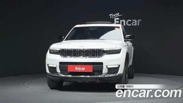 Jeep Grand Cherokee 2023 — Фото 3/20