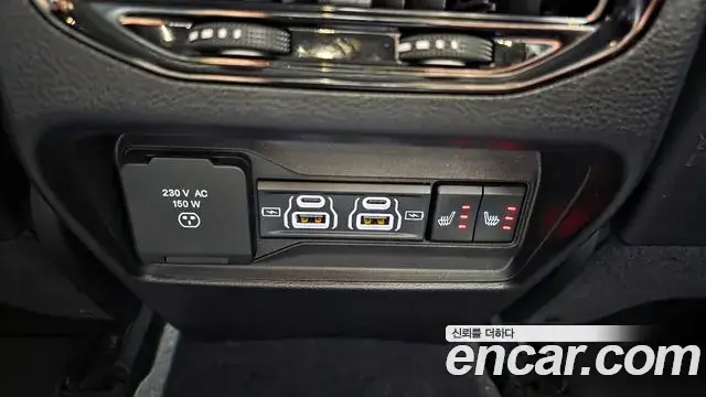 Jeep Grand Cherokee 2023 — Фото 17/20