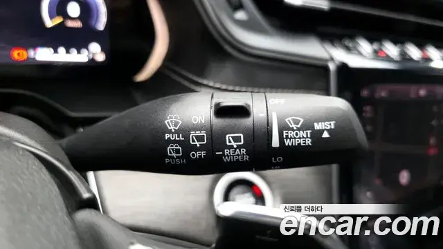 Jeep Grand Cherokee 2023 — Photo 28/33