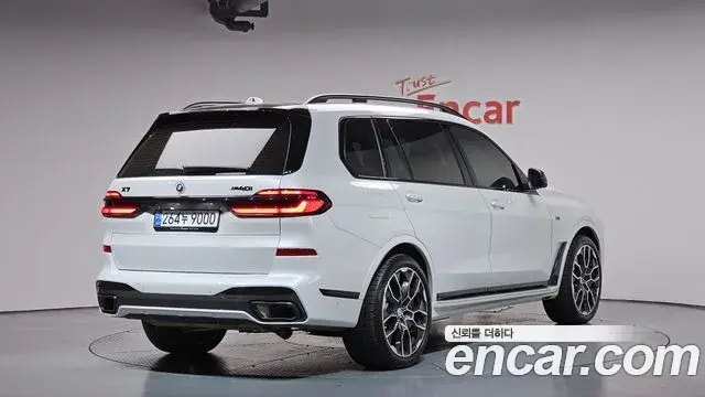 BMW X7 2025 — ფოტო 18/39