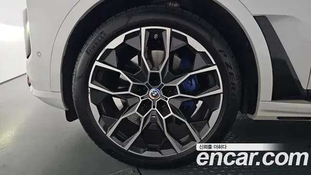 BMW X7 2025 — ფოტო 29/39