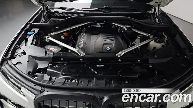 BMW X7 2025 — ფოტო 16/39