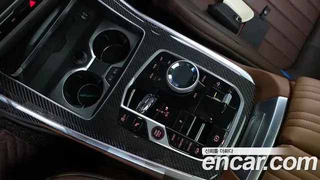 BMW X7 2025 — ფოტო 35/39