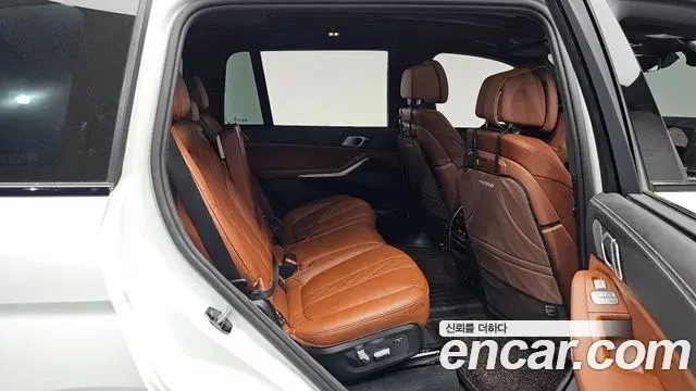 BMW X7 2025 — ფოტო 25/39