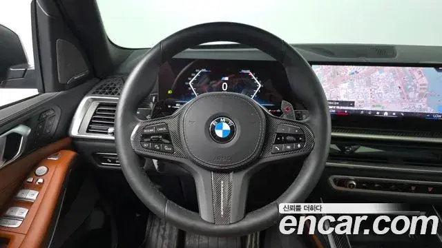 BMW X7 2025 — ფოტო 13/39