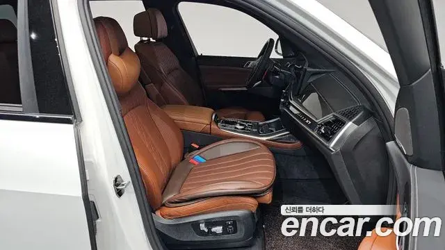BMW X7 2025 — ფოტო 19/39