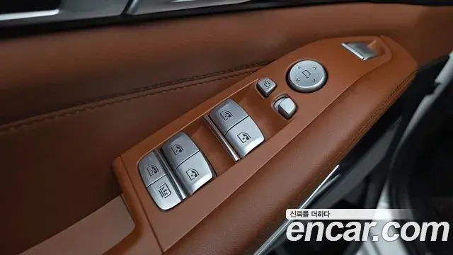 BMW X7 2025 — ფოტო 8/39