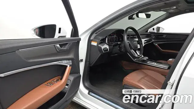 Audi A6 2022 — ფოტო 29/32