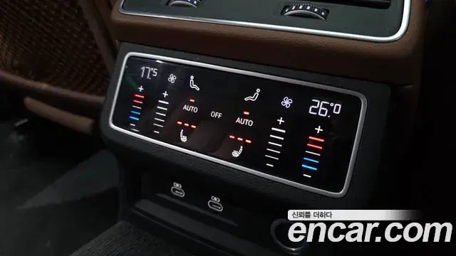 Audi A6 2022 — ფოტო 30/32